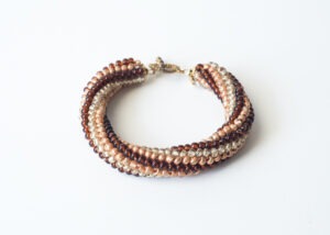 Home browns chech glass bracelet